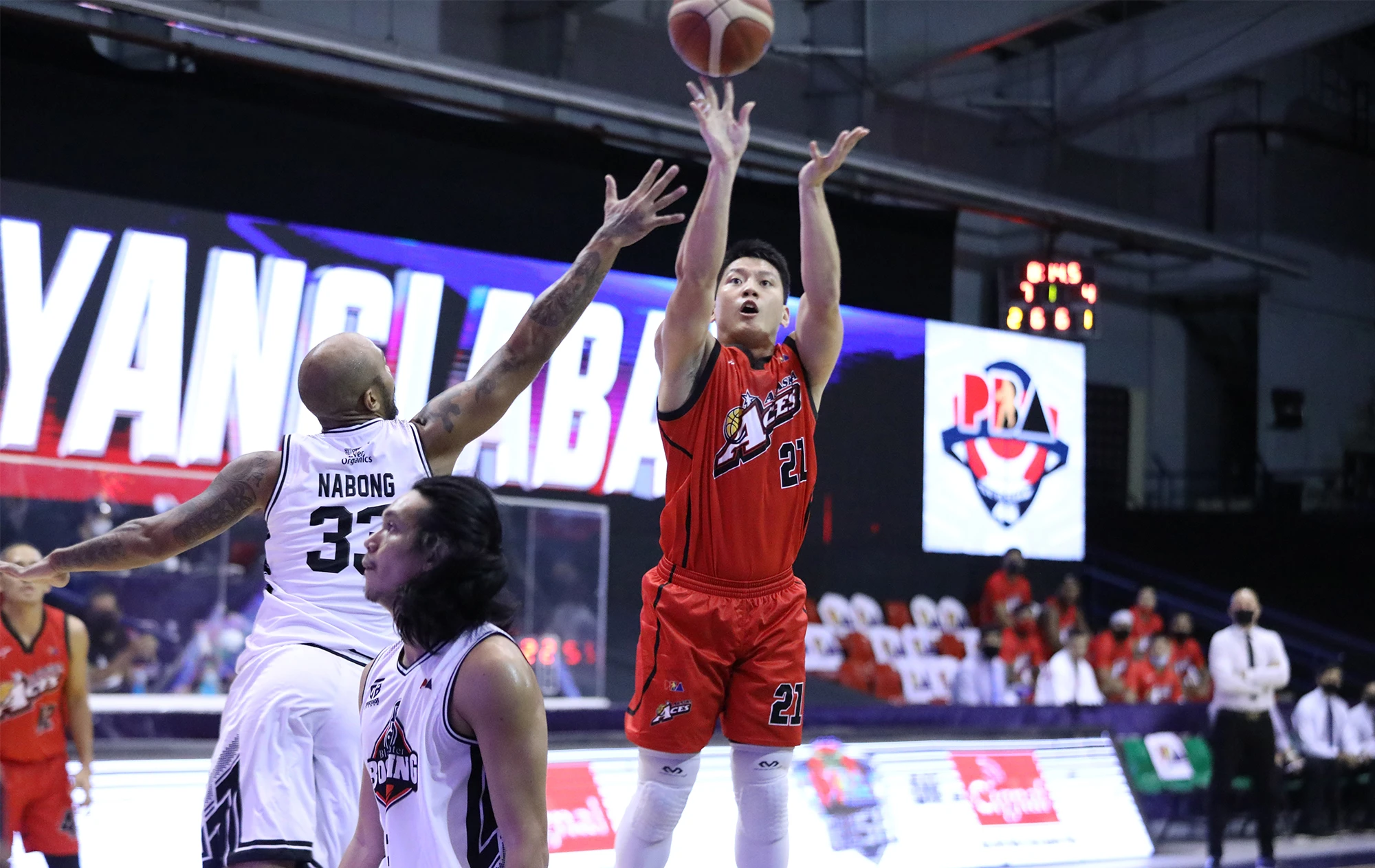 Pba Alaska Takes Opening Day Blowout Victory Over Blackwater