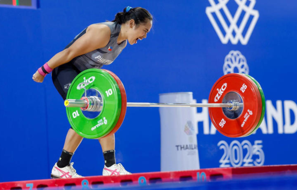 NOT ENOUGH. Hidilyn Diaz fails to land in podium in the women’s 58kg division of the 33rd Southeast Asian Games weightlifting competitions on Sunday (Dec. 14, 2025) in Chonburi, Thailand. The Tokyo Olympics gold medalist finished fourth. (POC Media Pool photo)